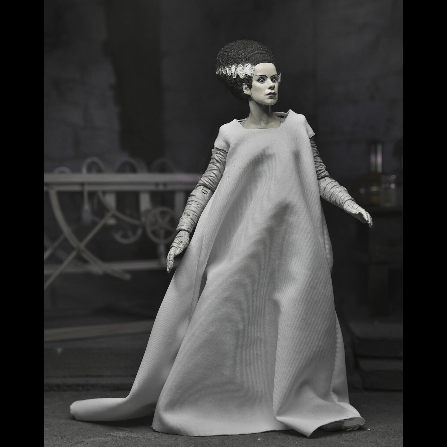 NECA: Universal Monsters - Ultimate Bride of Frankenstein (B&W) 7" Tall Action Figure