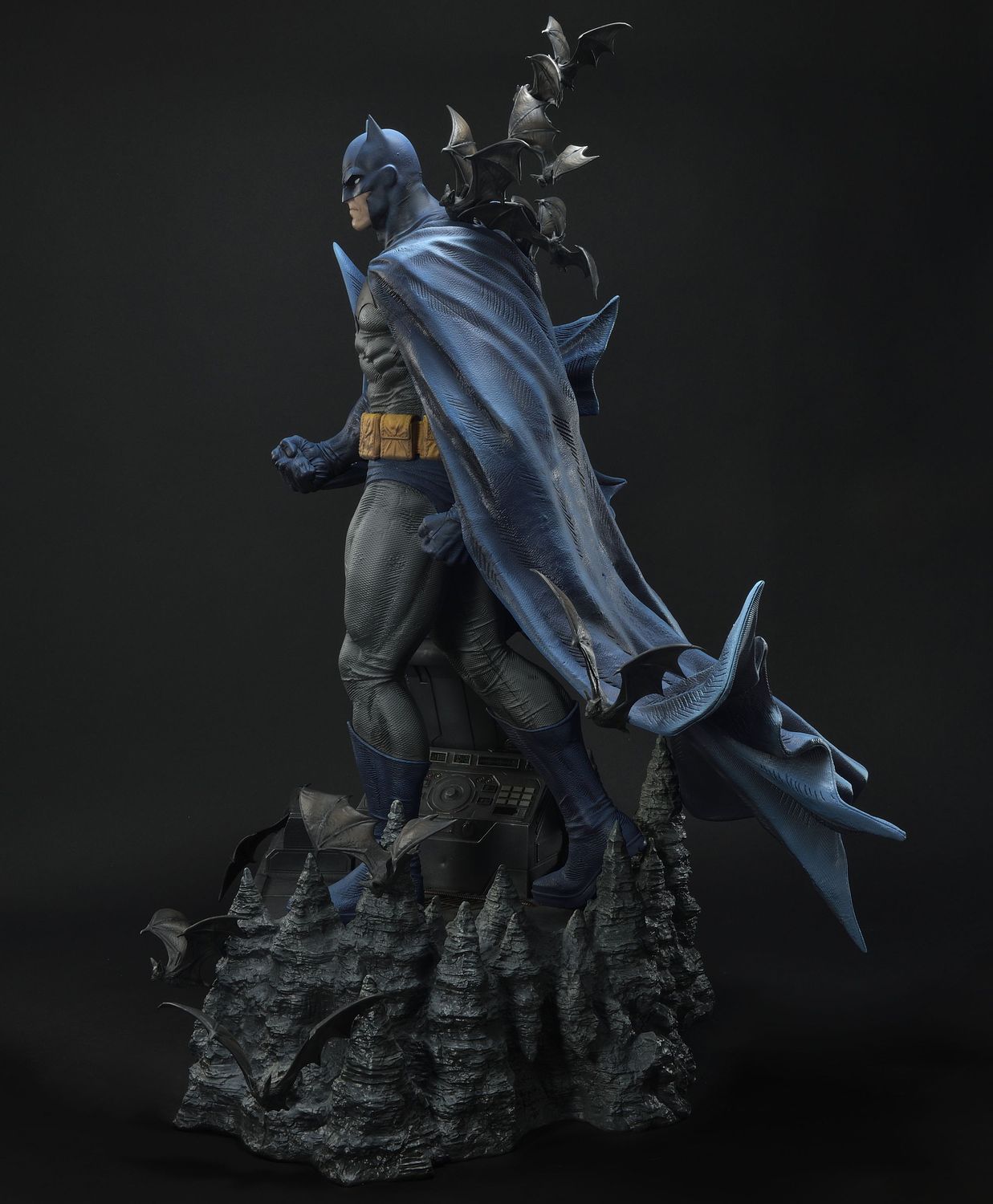 Prime 1 Studio: Batman - Hush Museum Masterline Batman (Batcave Ver.) Deluxe 1/3 Scale Statue Limited Edition