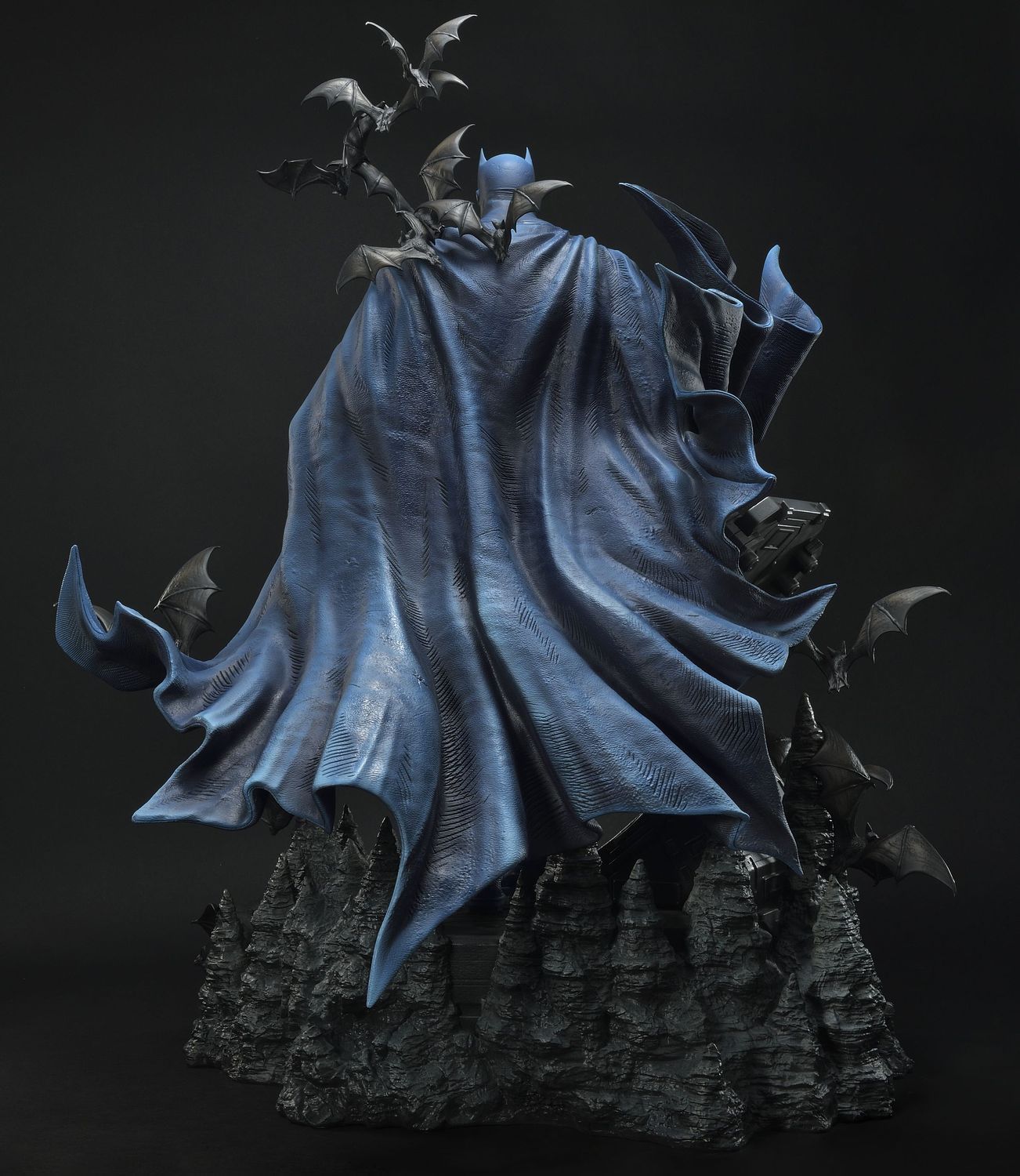 Prime 1 Studio: Batman - Hush Museum Masterline Batman (Batcave Ver.) Deluxe 1/3 Scale Statue Limited Edition