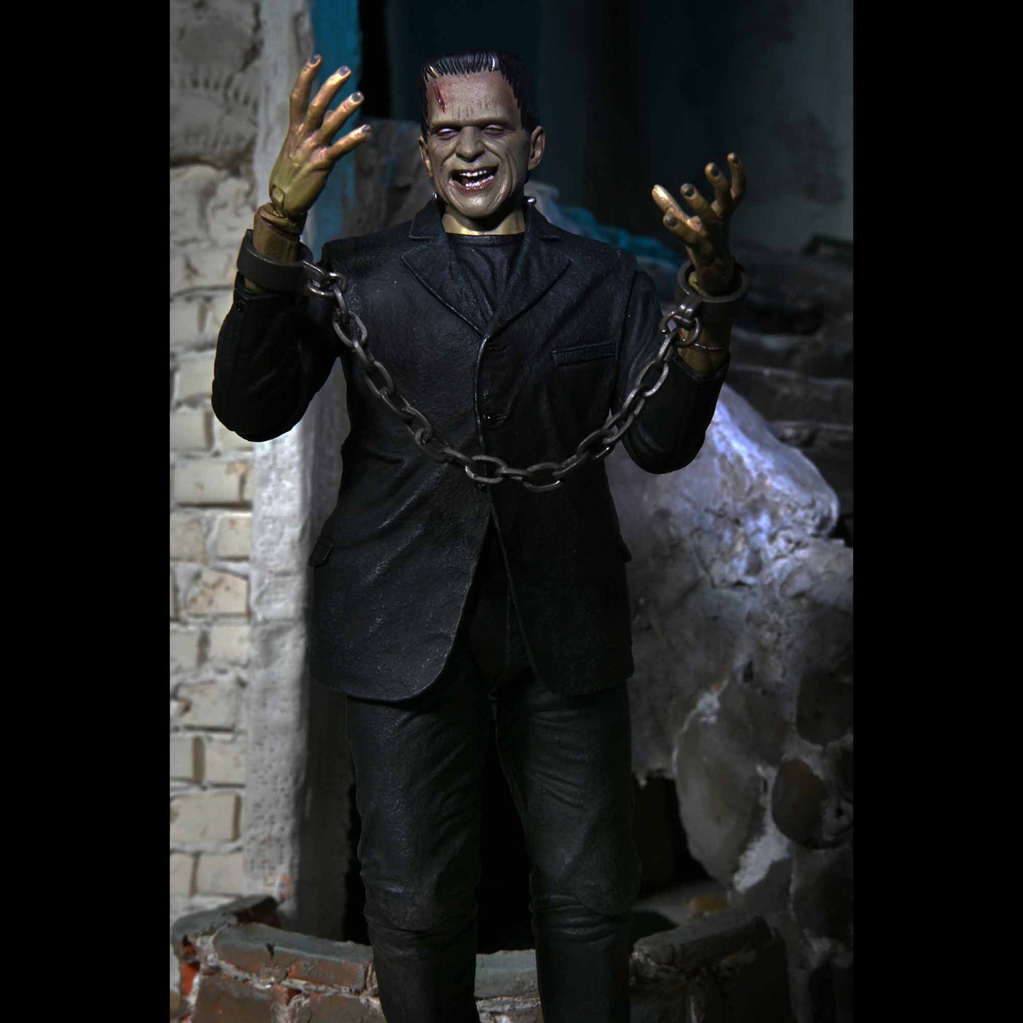 NECA: Universal Monsters - Ultimate Frankenstein's Monster Color 7" Tall Action Figure