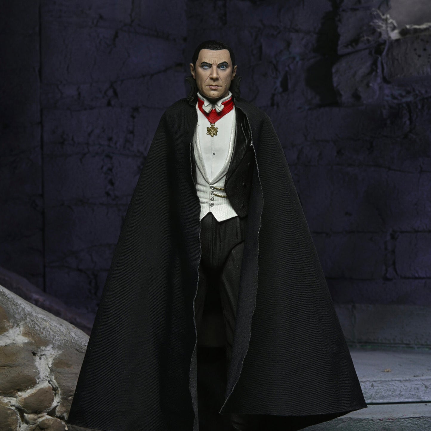 NECA: Universal Monsters - Ultimate Dracula (Transylvania) 7" Tall Action Figure