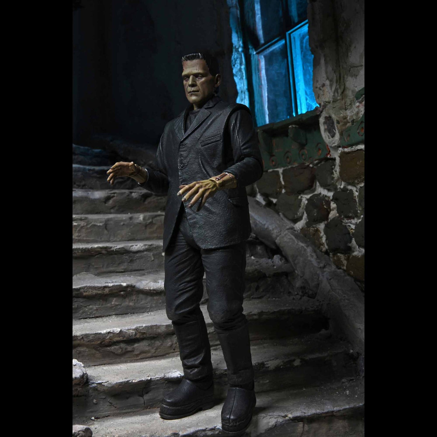 NECA: Universal Monsters - Ultimate Frankenstein's Monster Color 7" Tall Action Figure