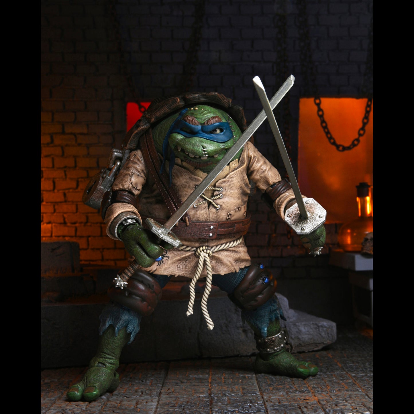 NECA: Universal Monsters x TMNT - Ultimate Leonardo as The Hunchback 7" Tall Action Figure