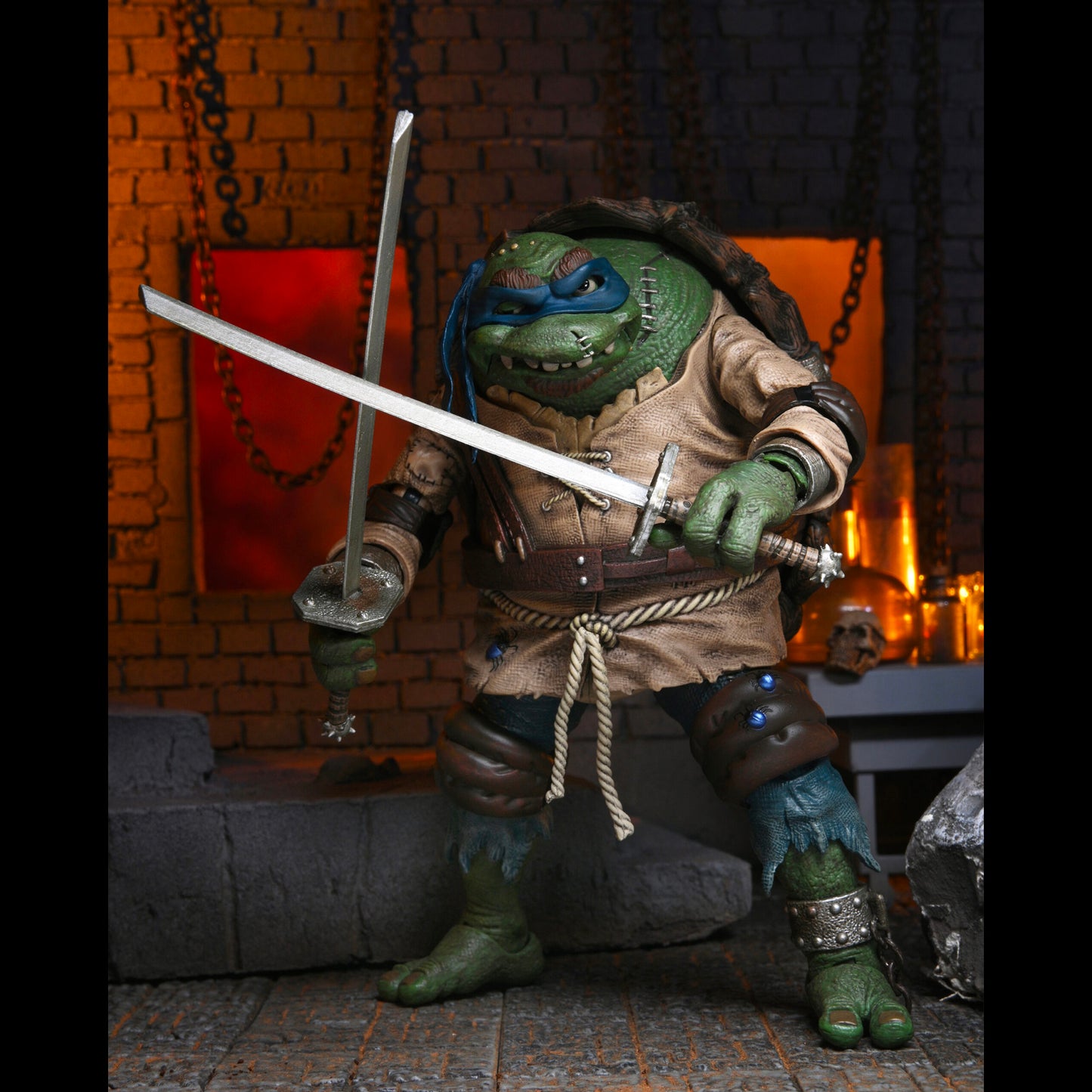 NECA: Universal Monsters x TMNT - Ultimate Leonardo as The Hunchback 7" Tall Action Figure