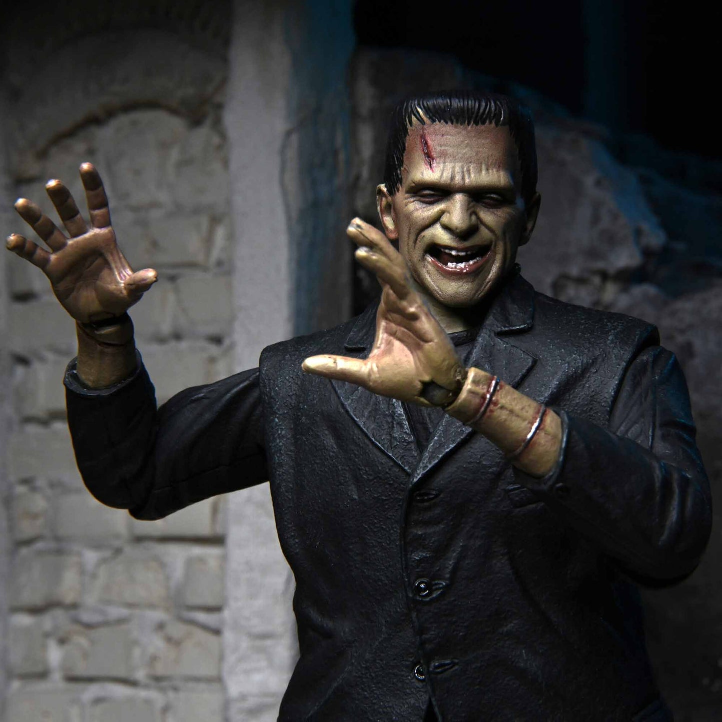 NECA: Universal Monsters - Ultimate Frankenstein's Monster Color 7" Tall Action Figure