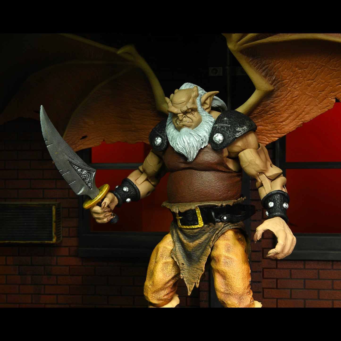 NECA: Gargoyles - Ultimate Hudson 7″ Tall Action Figure