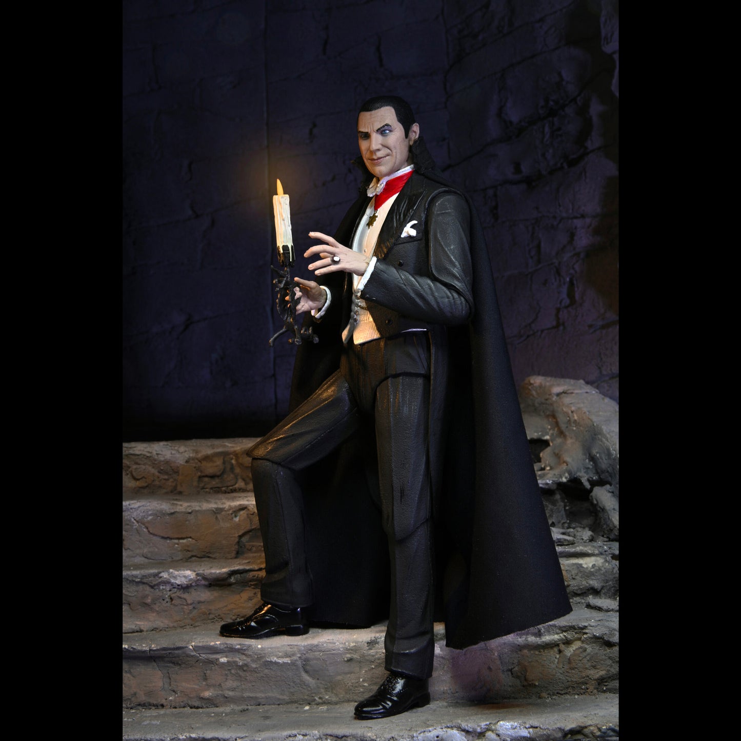 NECA: Universal Monsters - Ultimate Dracula (Transylvania) 7" Tall Action Figure