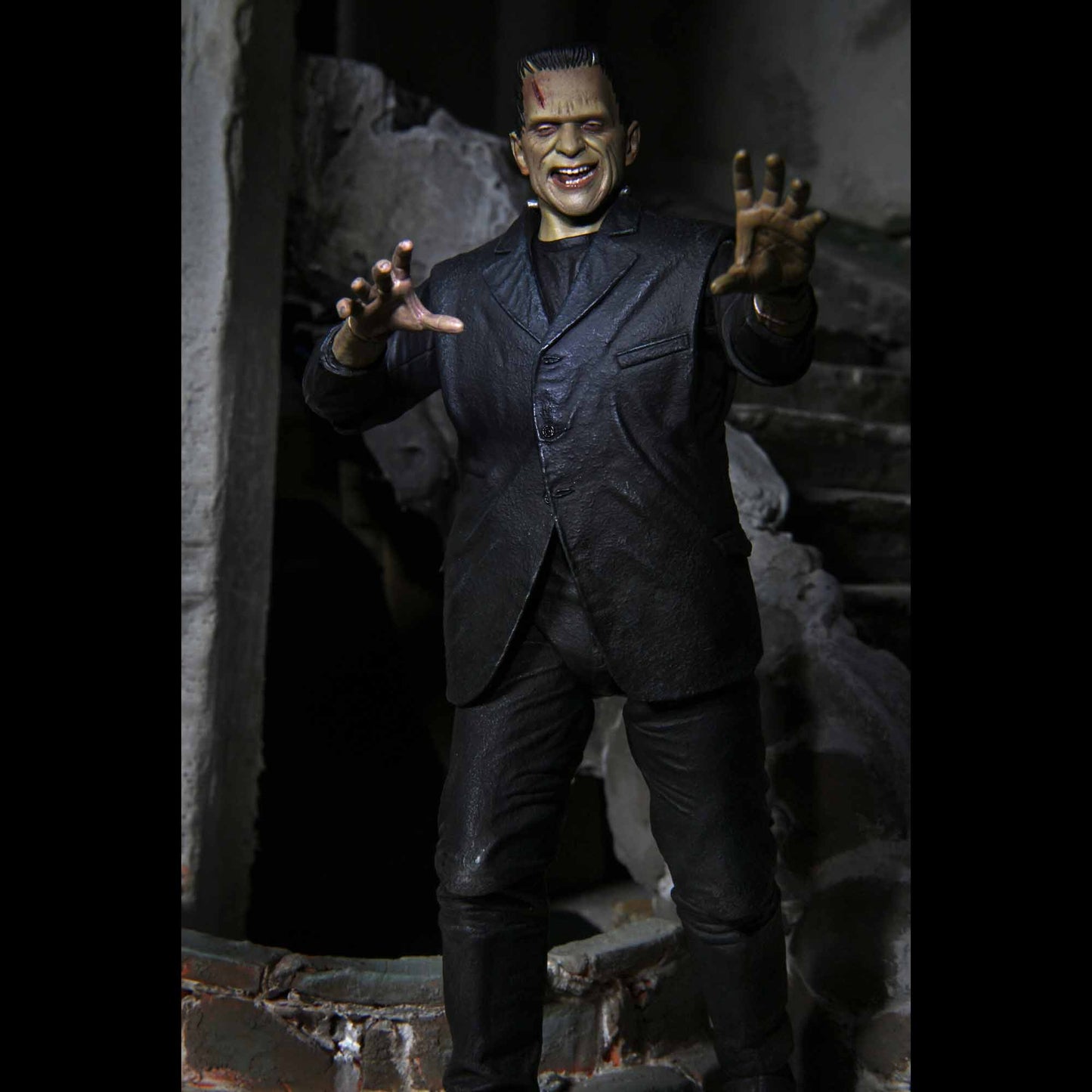 NECA: Universal Monsters - Ultimate Frankenstein's Monster Color 7" Tall Action Figure