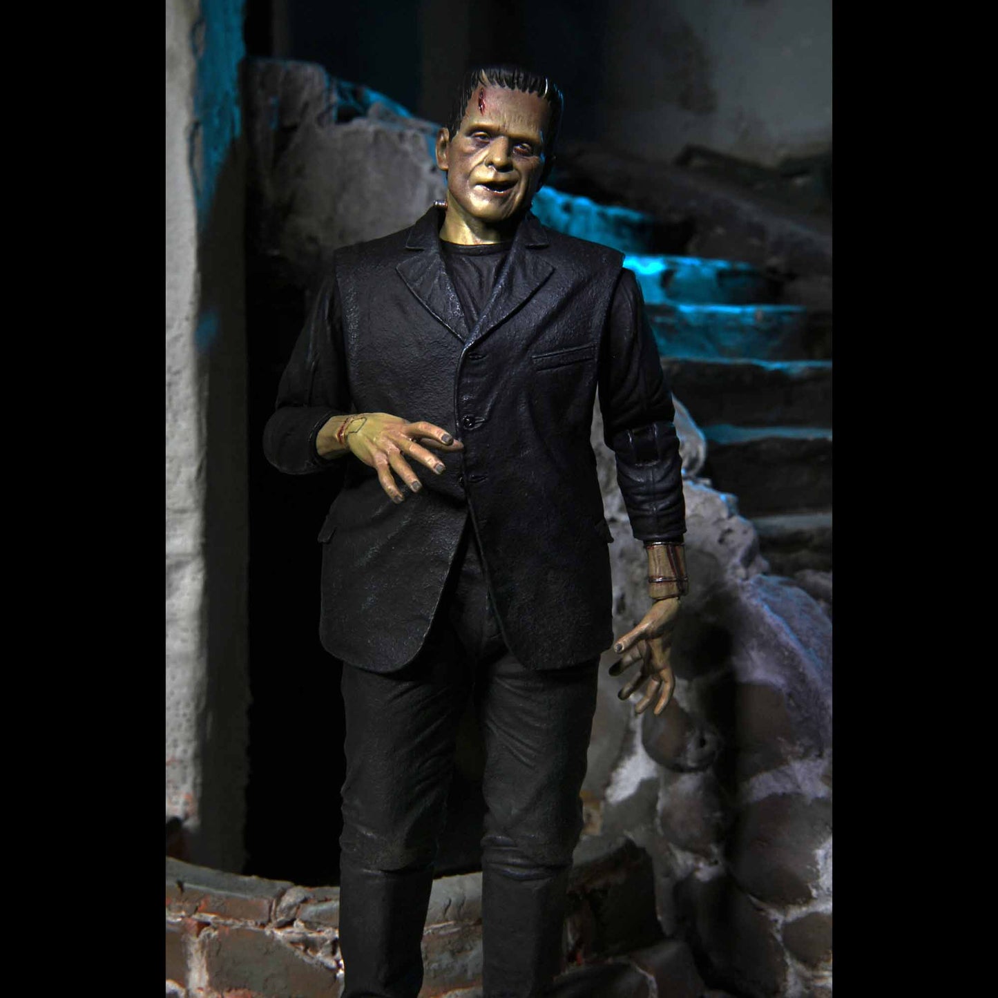 NECA: Universal Monsters - Ultimate Frankenstein's Monster Color 7" Tall Action Figure