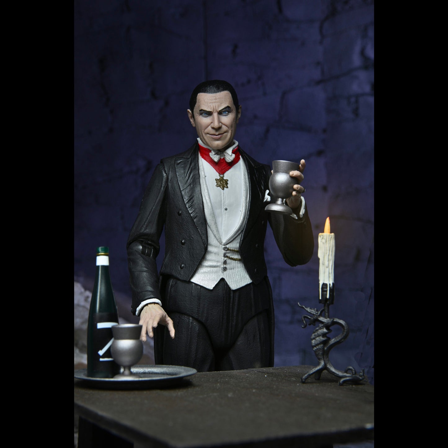 NECA: Universal Monsters - Ultimate Dracula (Transylvania) 7" Tall Action Figure