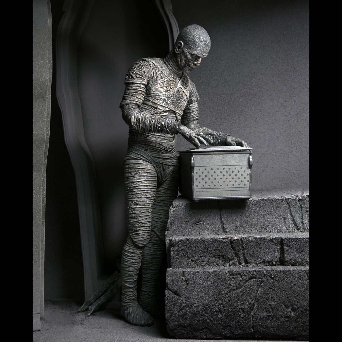 NECA: Universal Monsters - Ultimate Mummy (Black & White) 7" Tall Action Figure