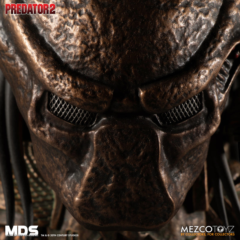 MEZCO TOYZ: Predator 2 - Deluxe City Hunter 7" Tall Figure